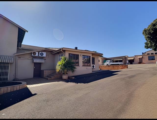 880M² BUILDING FOR SALE IN EMPANGENI CENTRAL
